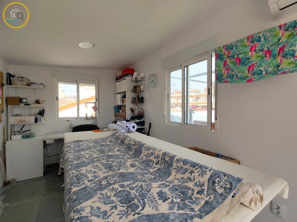 3 soverom Villa til salgs i Pinar de Campoverde med svømmebasseng garasje - € 285 000 (Ref: 9983817)