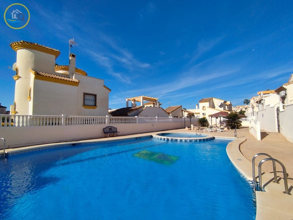 3 soverom Villa til salgs i Pinar de Campoverde med svømmebasseng garasje - € 285 000 (Ref: 9983817)