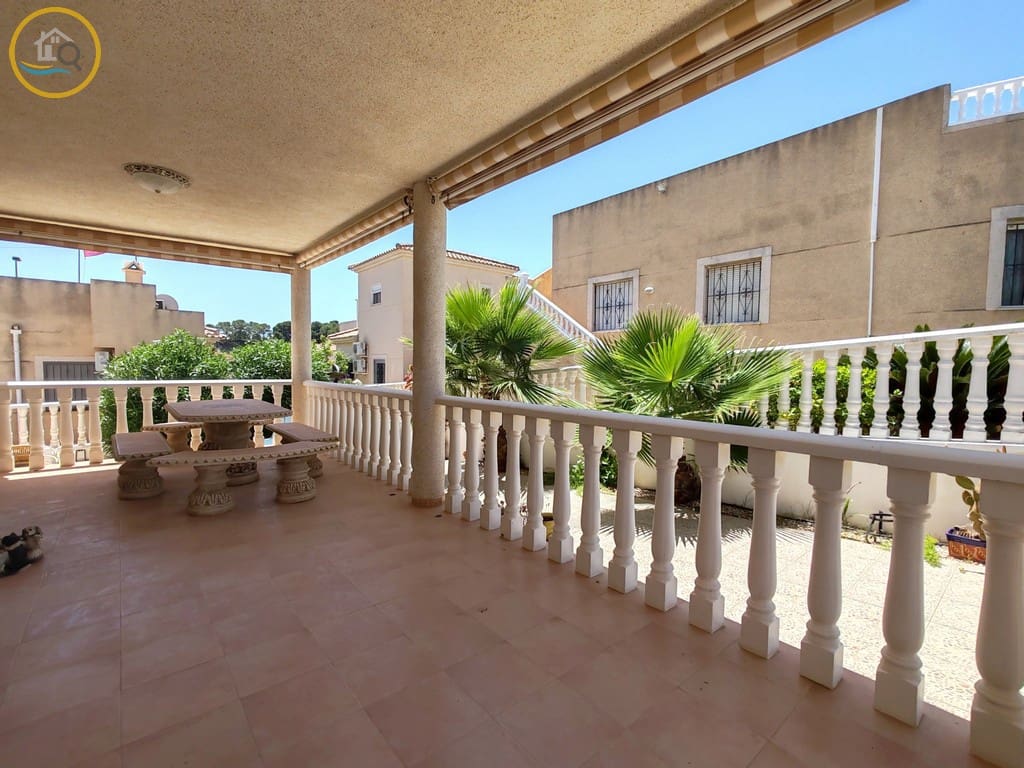 3 slaapkamer Villa te koop in Pilar de la Horadada met zwembad garage - € 279.000 (Ref: 9983833)