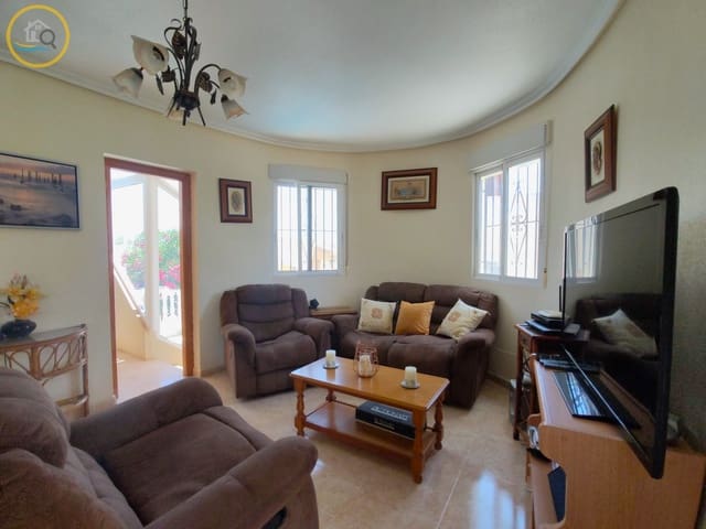 3 soverom Villa til salgs i Pilar de la Horadada med svømmebasseng garasje - € 279 000 (Ref: 9983833)