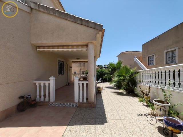 3 soverom Villa til salgs i Pilar de la Horadada med svømmebasseng garasje - € 279 000 (Ref: 9983833)
