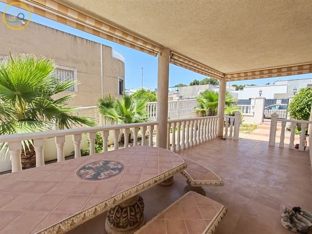 3 soverom Villa til salgs i Pilar de la Horadada med svømmebasseng garasje - € 279 000 (Ref: 9983833)