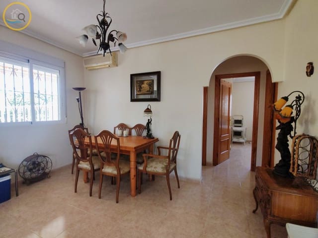 3 soverom Villa til salgs i Pilar de la Horadada med svømmebasseng garasje - € 279 000 (Ref: 9983833)
