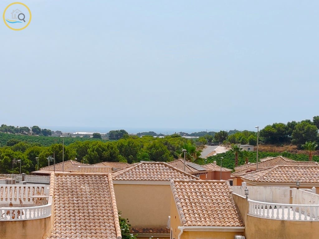 3 sovrum Villa till salu i Pinar de Campoverde med pool garage - 284 950 € (Ref: 9985263)