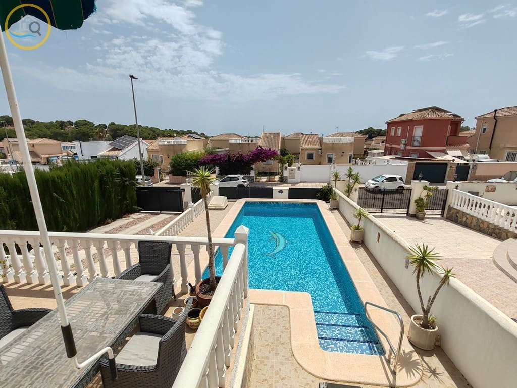 3 sovrum Villa till salu i Pinar de Campoverde med pool garage - 284 950 € (Ref: 9985263)