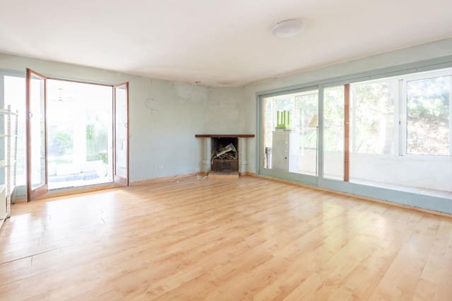 4 soveværelse Villa til salg i Amposta med swimmingpool - € 235.000 (Ref: 10180644)