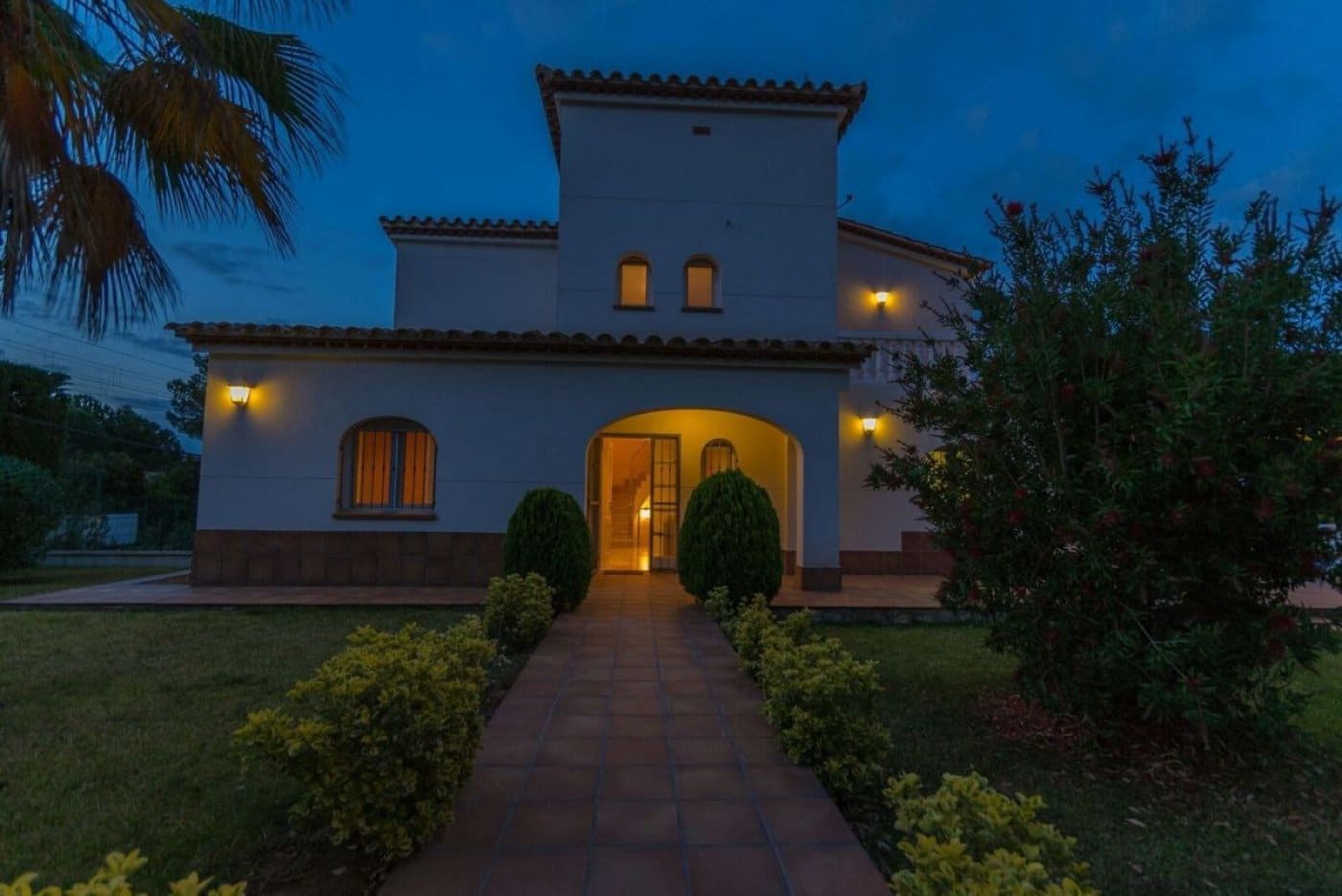 4 soverom Villa til salgs i L'Ampolla med svømmebasseng garasje - € 485 000 (Ref: 6163127)