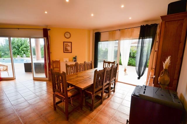 6 bedroom Villa for sale in Deltebre with pool garage - € 550,000 (Ref: 7069130)