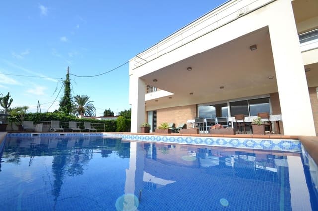 6 soverom Villa til salgs i Alcanar med svømmebasseng garasje - € 700 000 (Ref: 7168975)