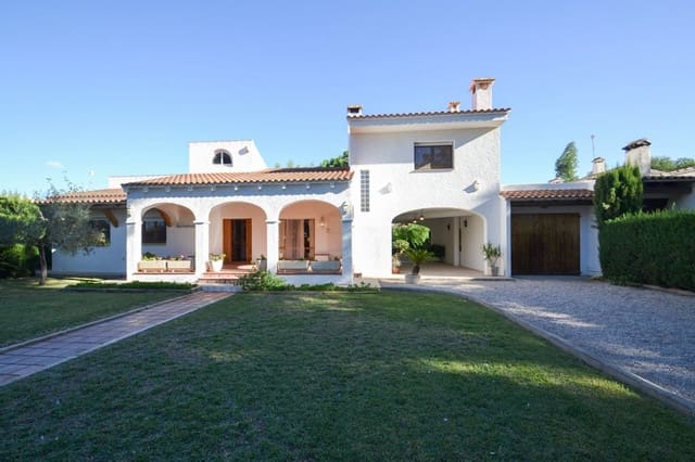 5 bedroom Villa for sale in Deltebre with garage - € 530,000 (Ref: 7208253)