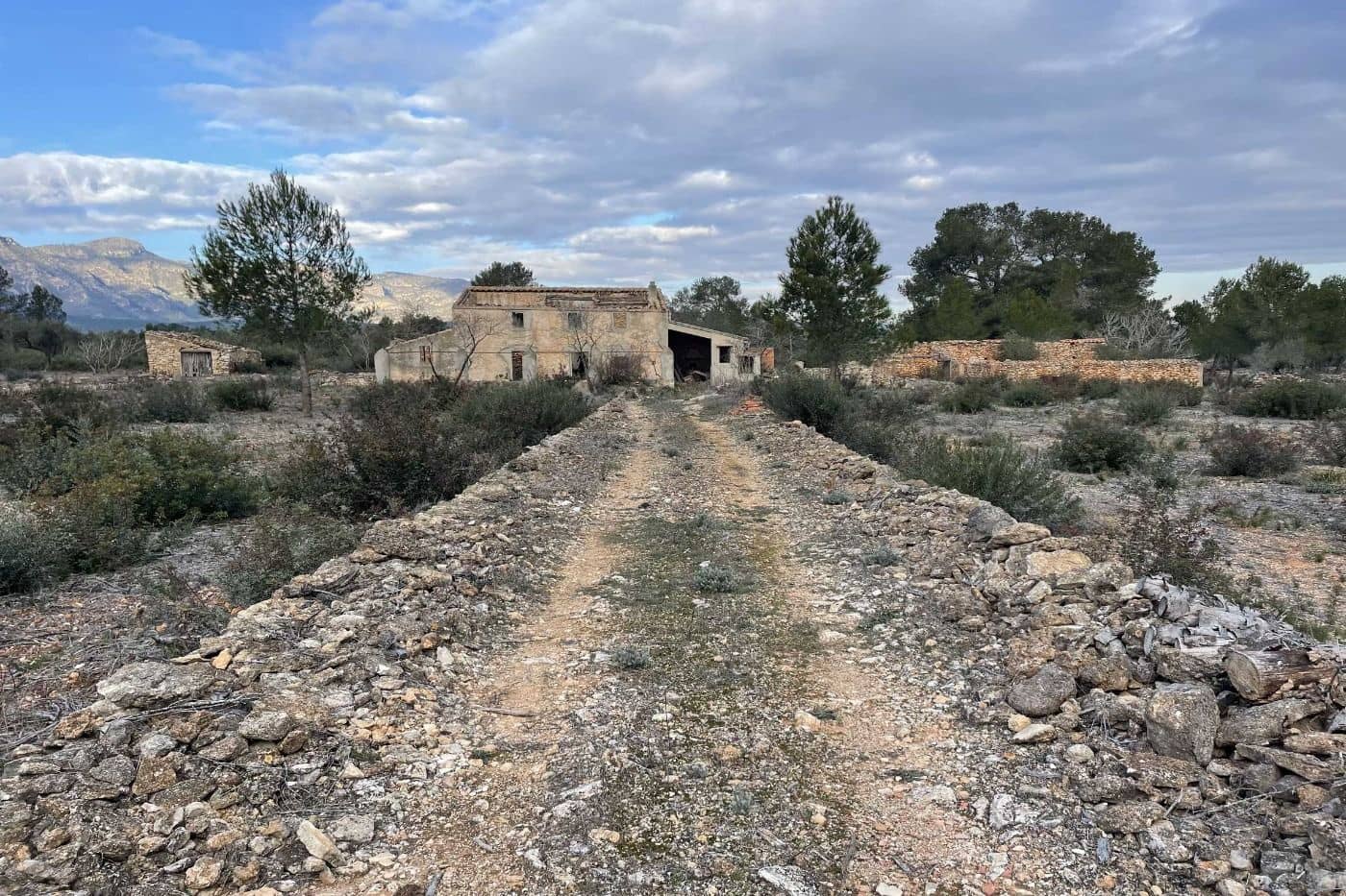 Finca/Herregård til salgs i El Perello - € 150 000 (Ref: 7359099)