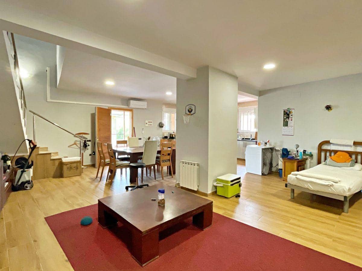 7 bedroom Finca/Country House for sale in Tortosa with pool garage - € 475,000 (Ref: 7819062)