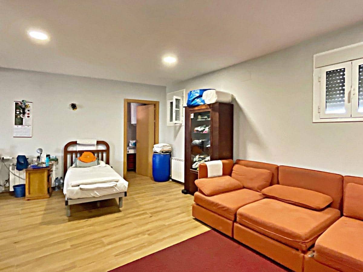 7 bedroom Finca/Country House for sale in Tortosa with pool garage - € 475,000 (Ref: 7819062)