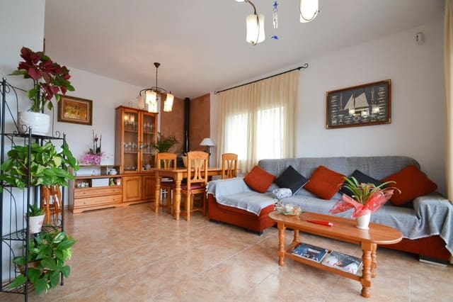 4 bedroom Villa for sale in Deltebre with pool garage - € 300,000 (Ref: 7933296)