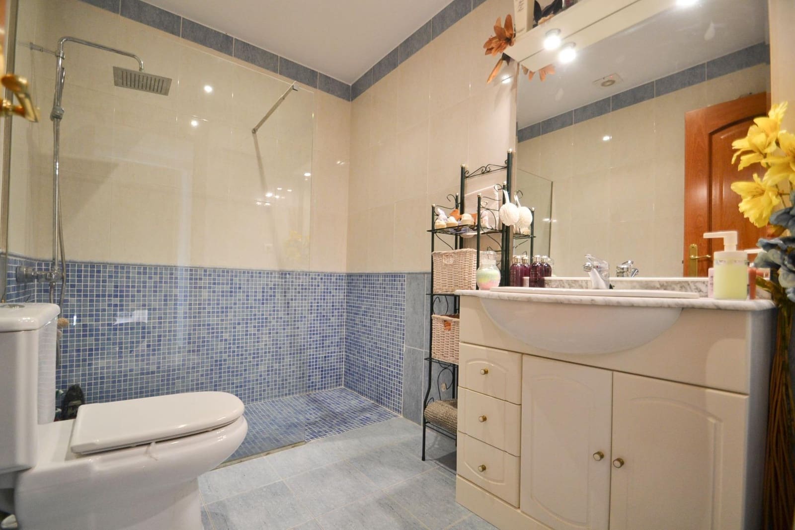 4 bedroom Villa for sale in Deltebre with pool garage - € 300,000 (Ref: 7933296)