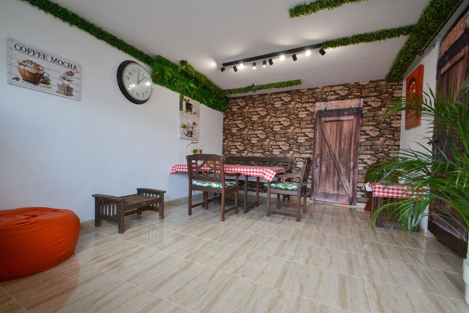 4 bedroom Villa for sale in Deltebre with pool garage - € 300,000 (Ref: 7933296)