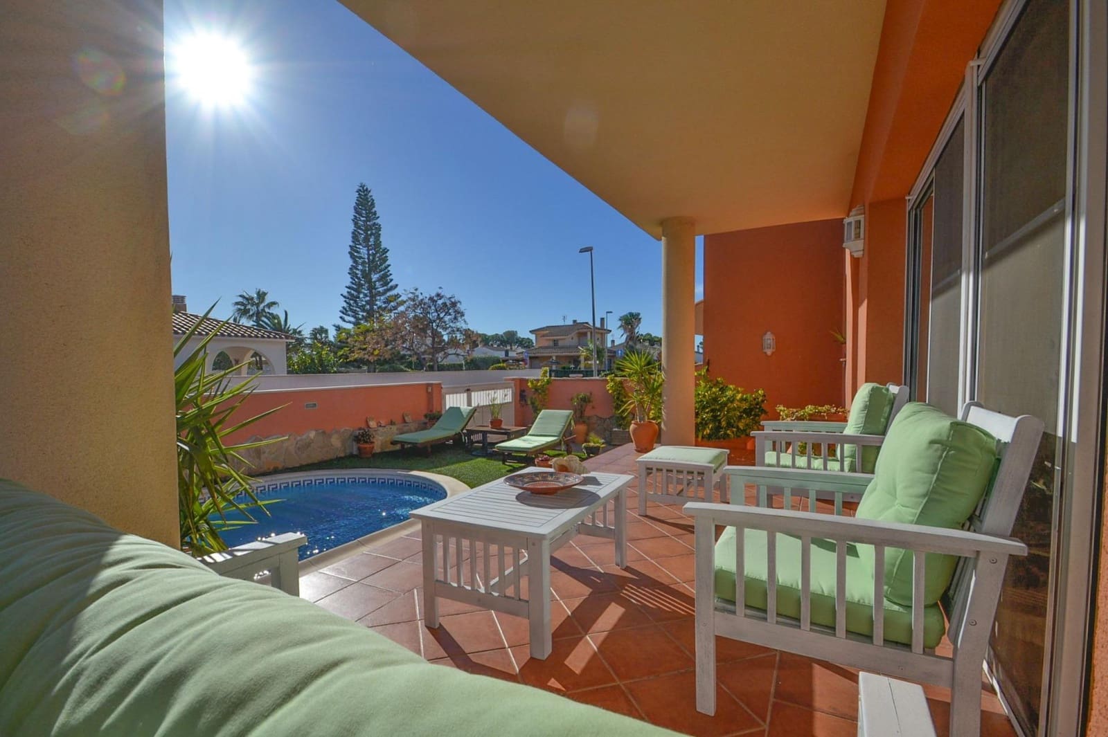 4 bedroom Villa for sale in Deltebre with pool garage - € 300,000 (Ref: 7933296)