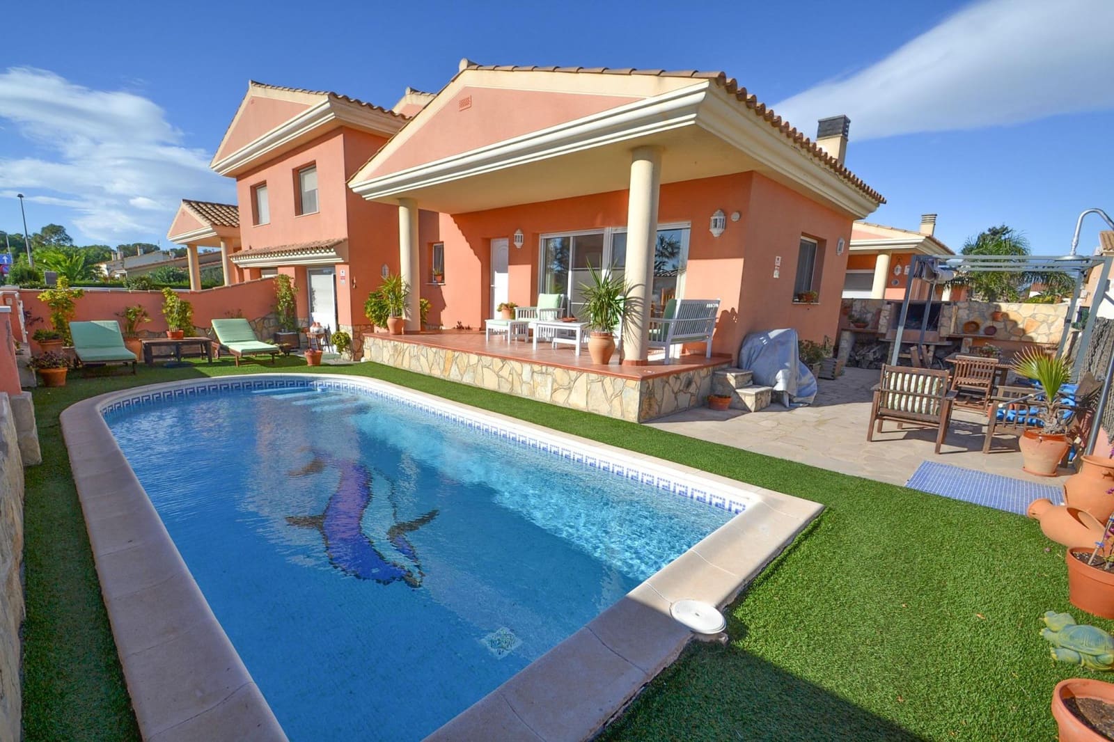 4 bedroom Villa for sale in Deltebre with pool garage - € 300,000 (Ref: 7933296)