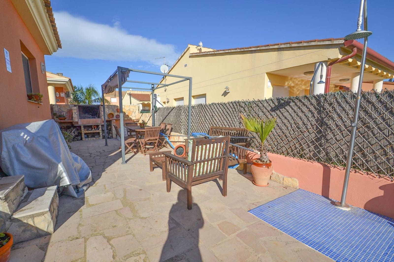 4 bedroom Villa for sale in Deltebre with pool garage - € 300,000 (Ref: 7933296)