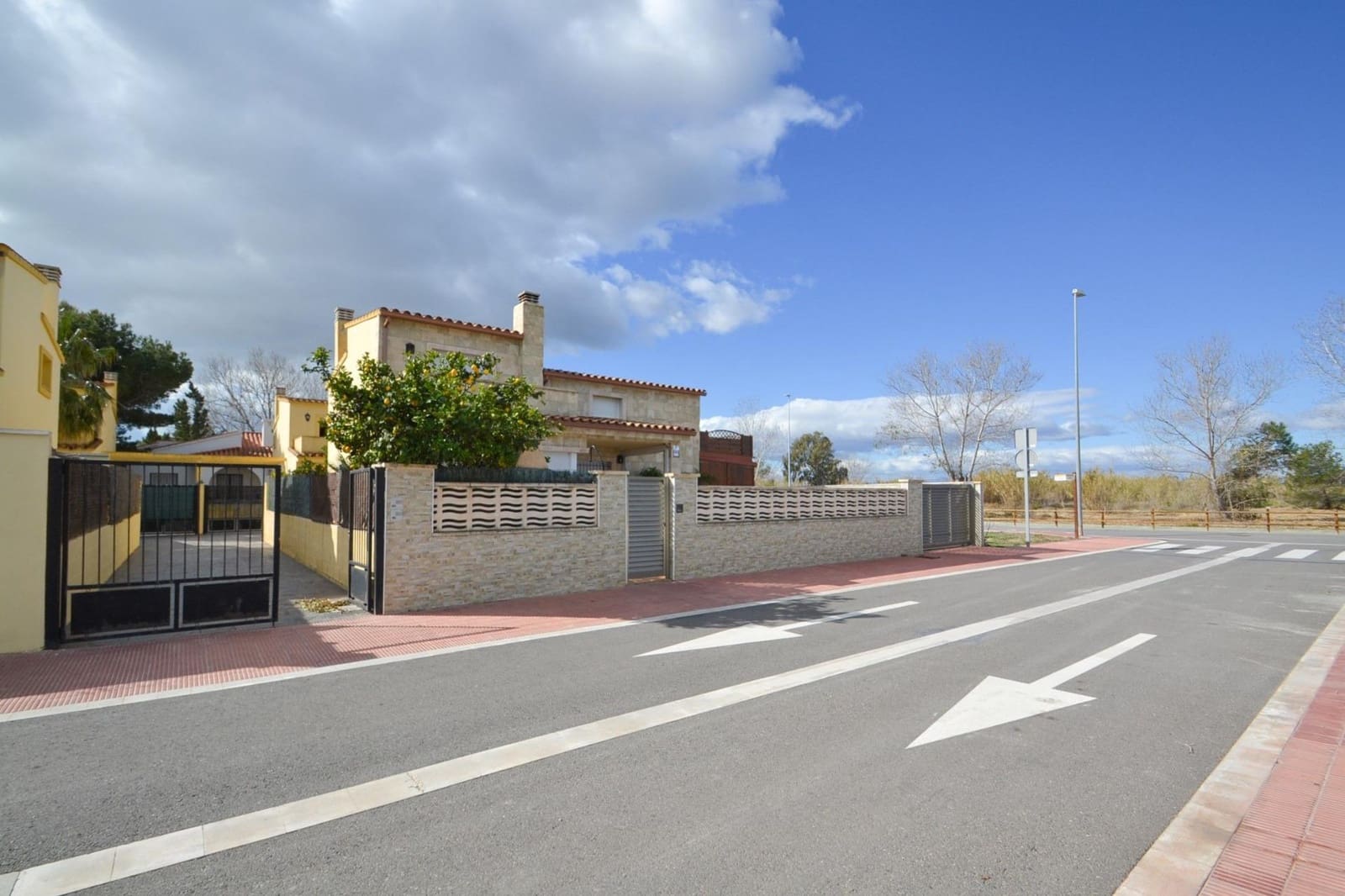 7 soveværelse Villa til salg i Deltebre med swimmingpool - € 299.000 (Ref: 8102851)