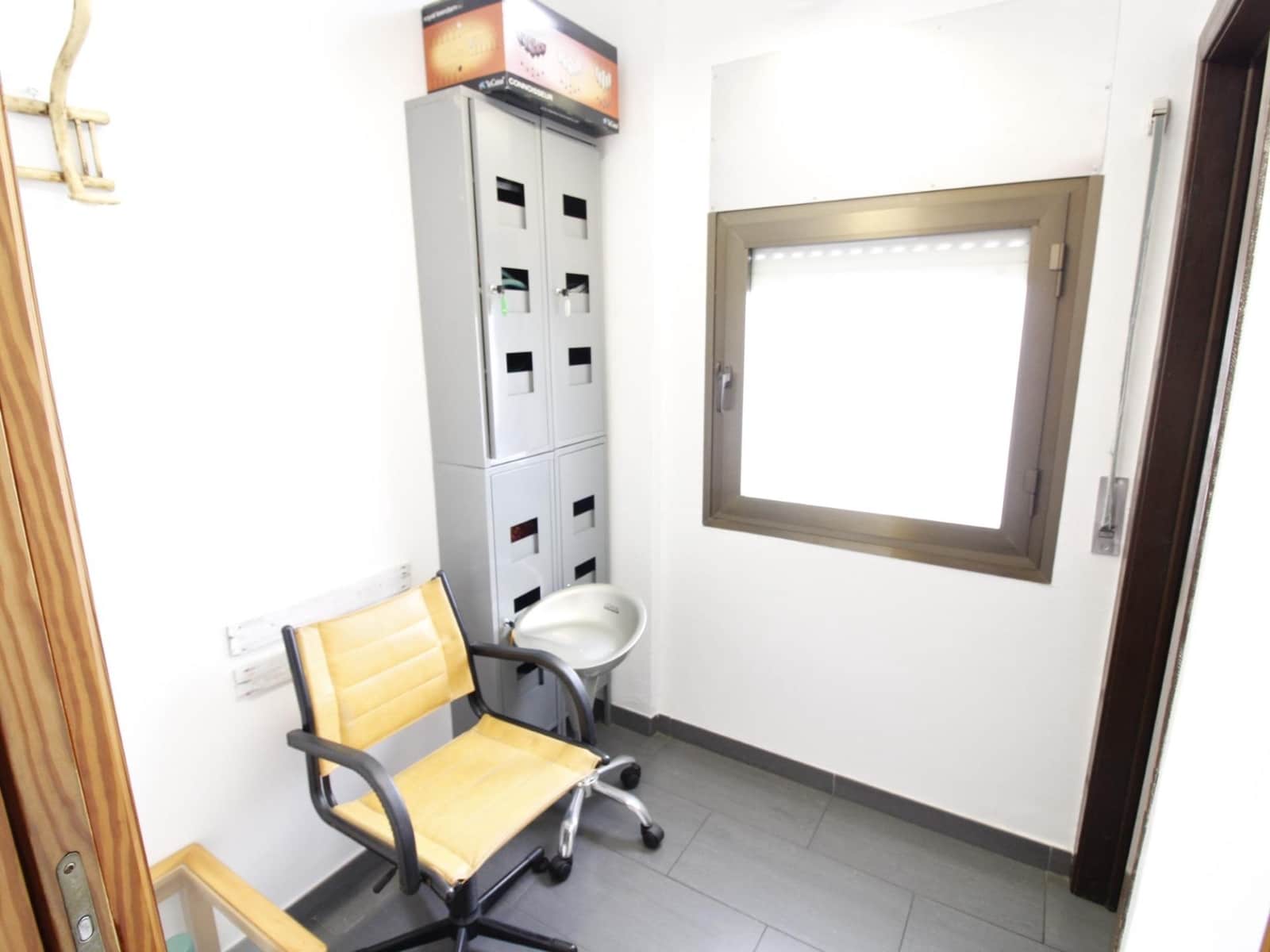 Commercial for sale in Vandellos i l'Hospitalet de l'Infant - € 195,000 (Ref: 8226260)