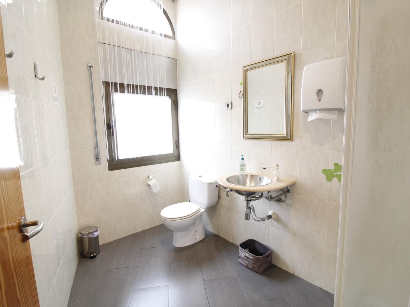 Commercial for sale in Vandellos i l'Hospitalet de l'Infant - € 195,000 (Ref: 8226260)