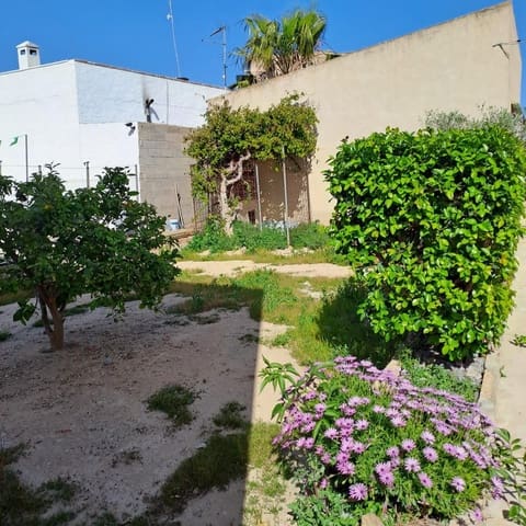 4 slaapkamer Rijtjeshuis te koop in Deltebre met garage - € 165.000 (Ref: 8243096)