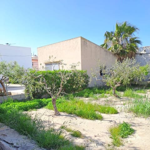 4 slaapkamer Rijtjeshuis te koop in Deltebre met garage - € 165.000 (Ref: 8243096)