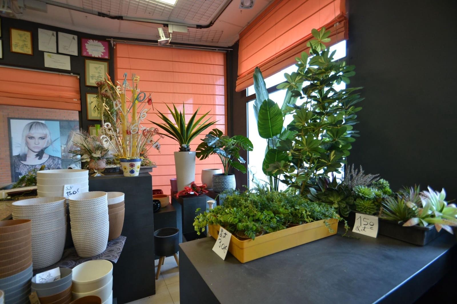 Erhverv til salg i Tortosa - € 135.000 (Ref: 8385092)