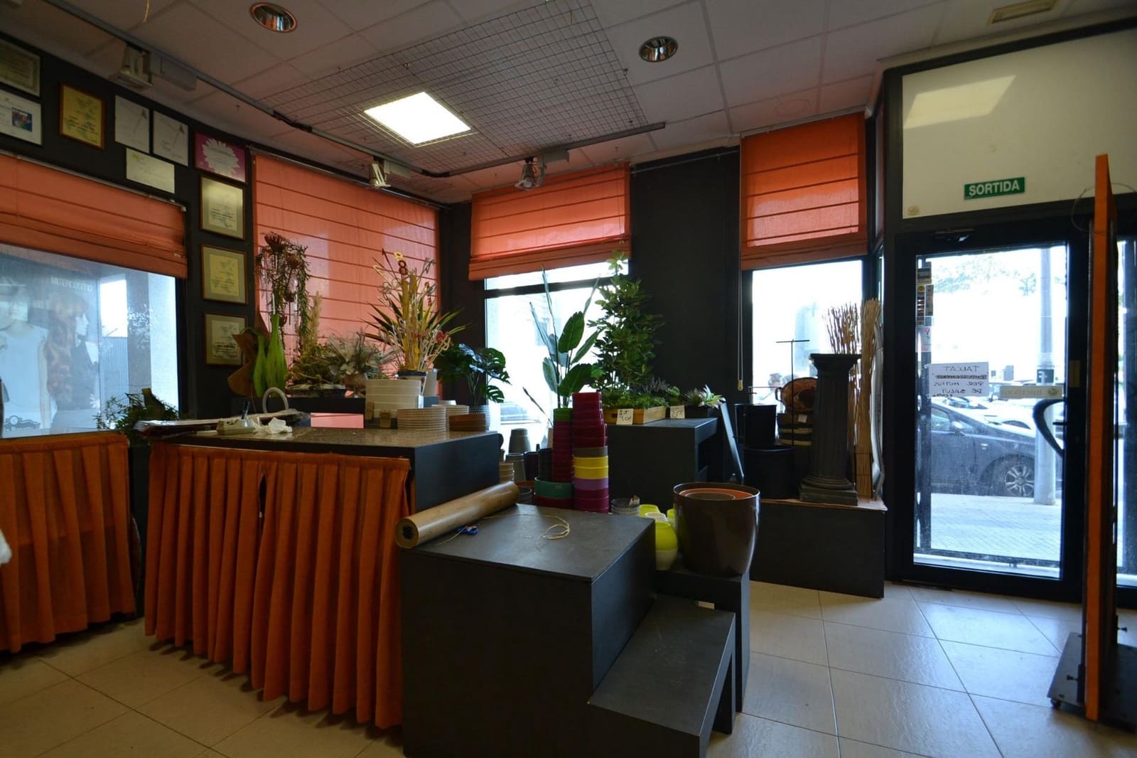 Erhverv til salg i Tortosa - € 135.000 (Ref: 8385092)