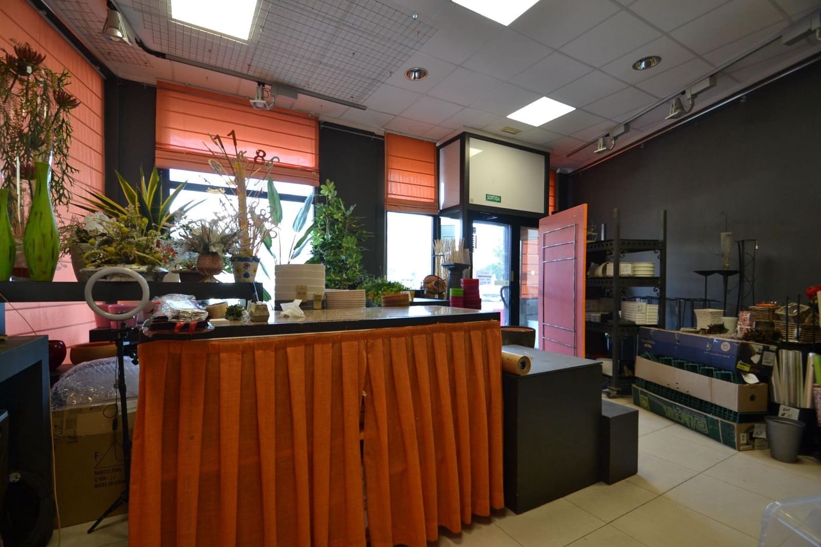 Erhverv til salg i Tortosa - € 135.000 (Ref: 8385092)