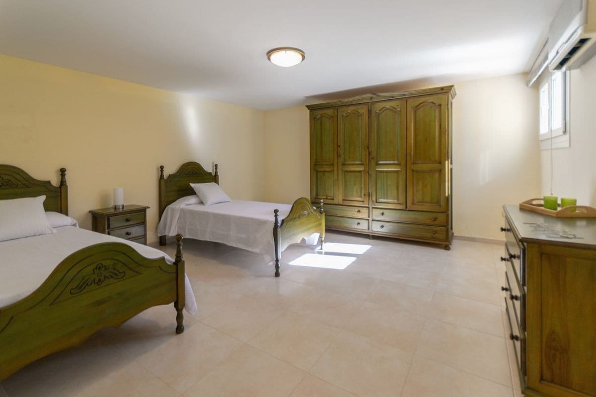 6 sypialnia Willa na sprzedaż w L'Ametlla de Mar z basenem garażem - 675 000 € (Ref: 8426464)