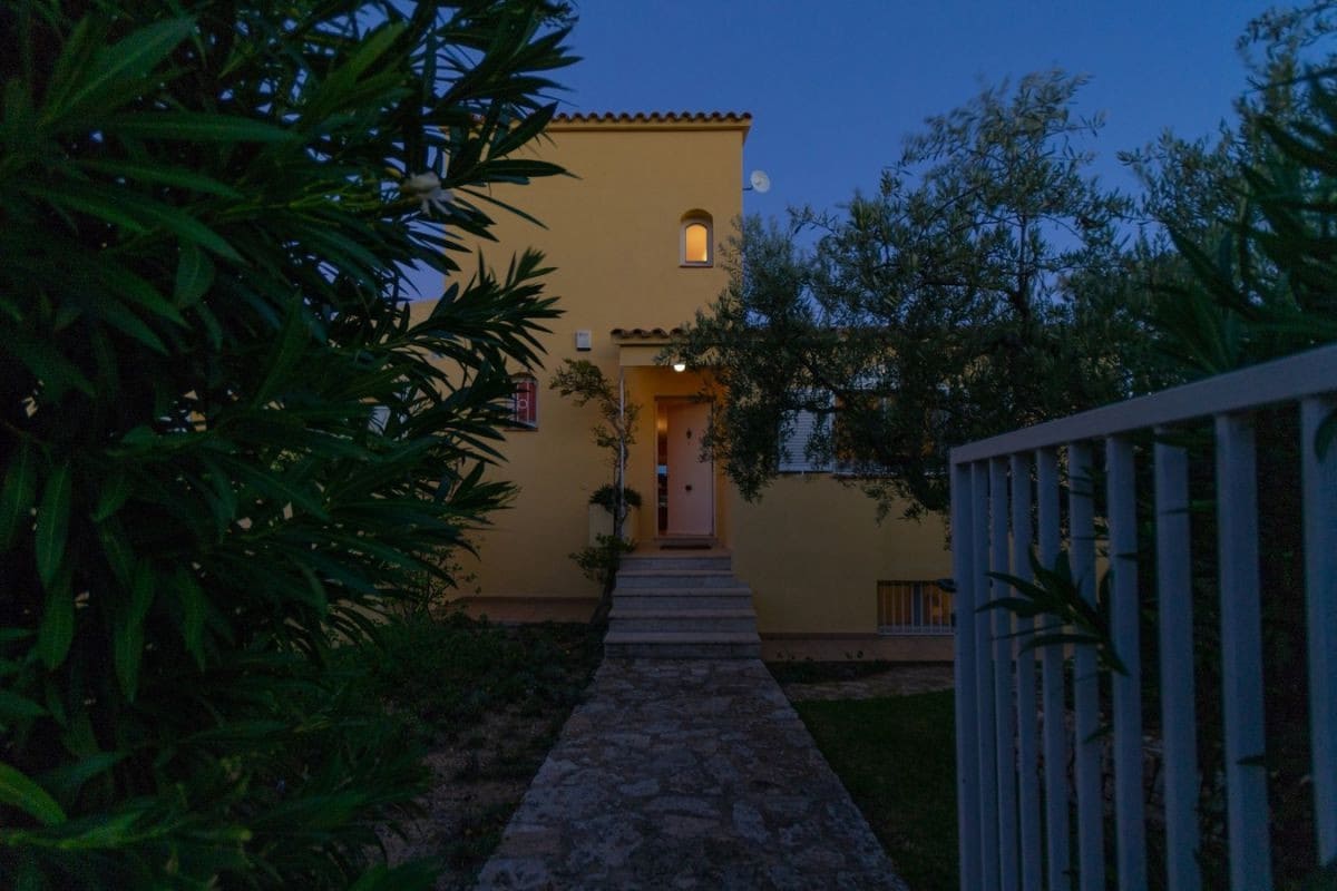 6 sypialnia Willa na sprzedaż w L'Ametlla de Mar z basenem garażem - 675 000 € (Ref: 8426464)