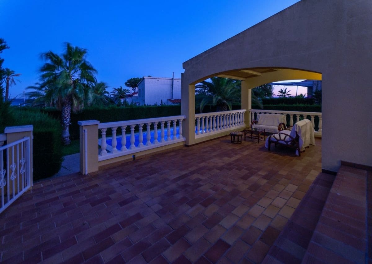 6 sypialnia Willa na sprzedaż w L'Ametlla de Mar z basenem garażem - 675 000 € (Ref: 8426464)