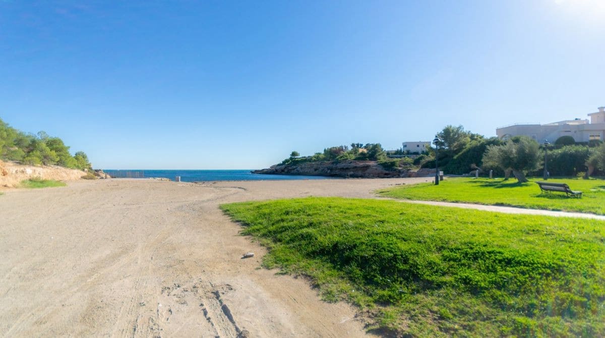 6 sypialnia Willa na sprzedaż w L'Ametlla de Mar z basenem garażem - 675 000 € (Ref: 8426464)