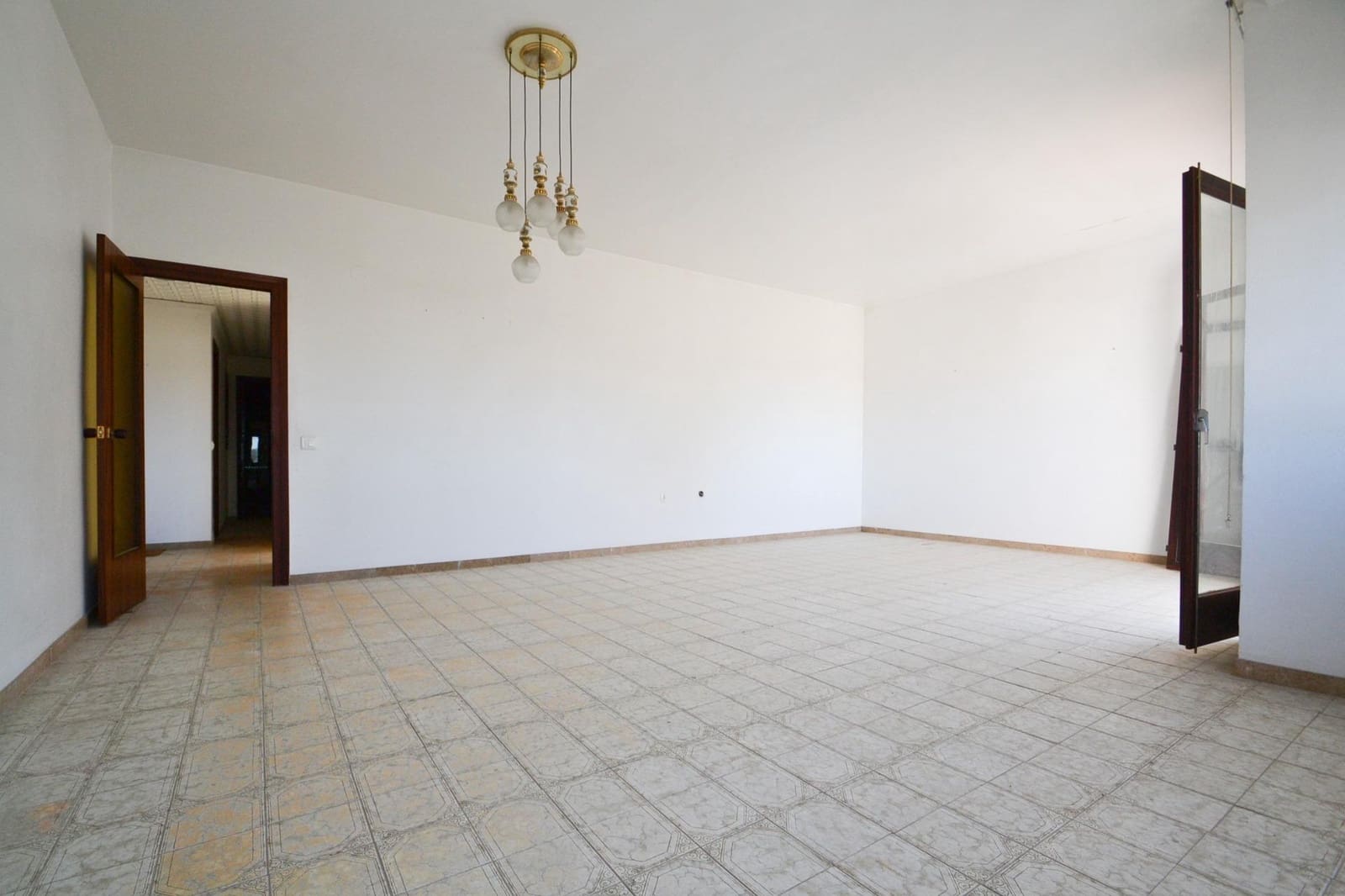 5 soverom Leilighet til salgs i Deltebre med garasje - € 85 000 (Ref: 8437320)