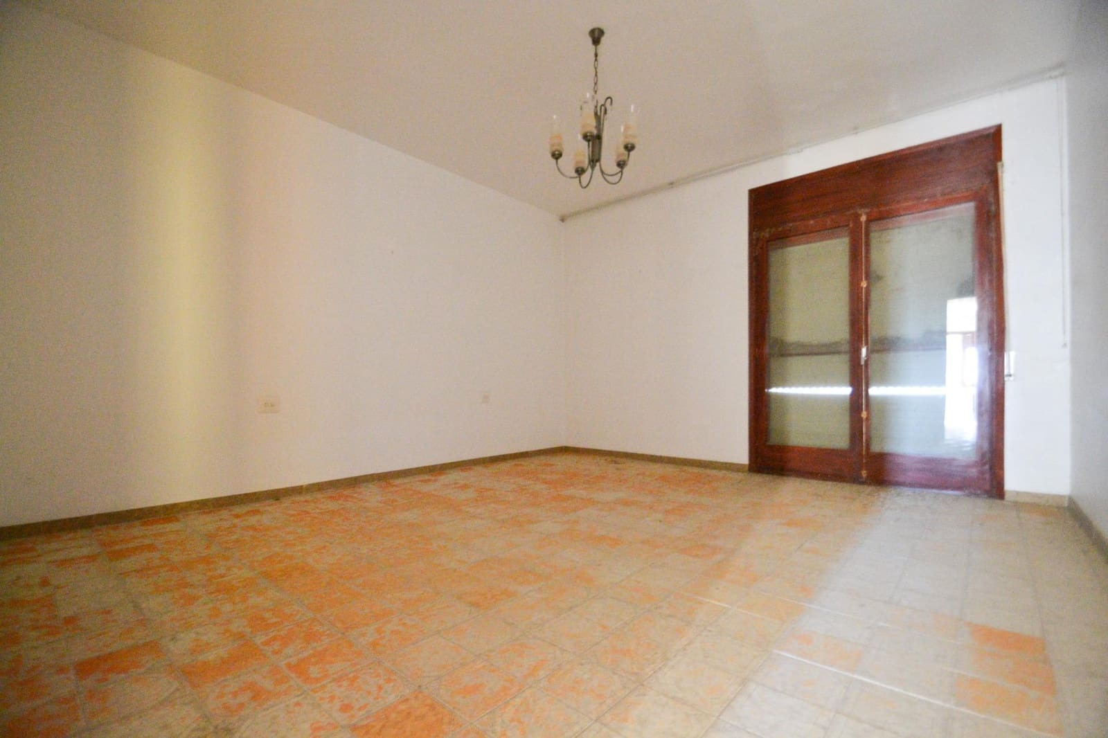 5 soverom Leilighet til salgs i Deltebre med garasje - € 85 000 (Ref: 8437320)