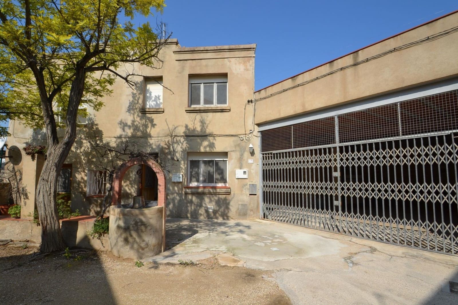 4 bedroom Townhouse for sale in Deltebre with garage - € 160,000 (Ref: 8601609)