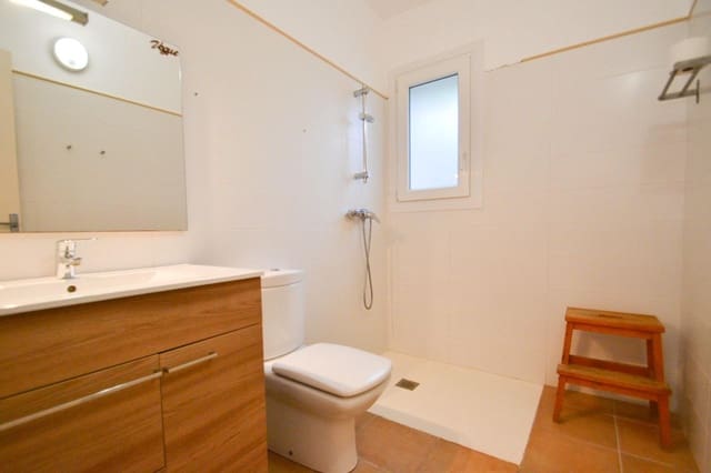 4 soverom Hus til salgs i Deltebre med garasje - € 160 000 (Ref: 8601609)