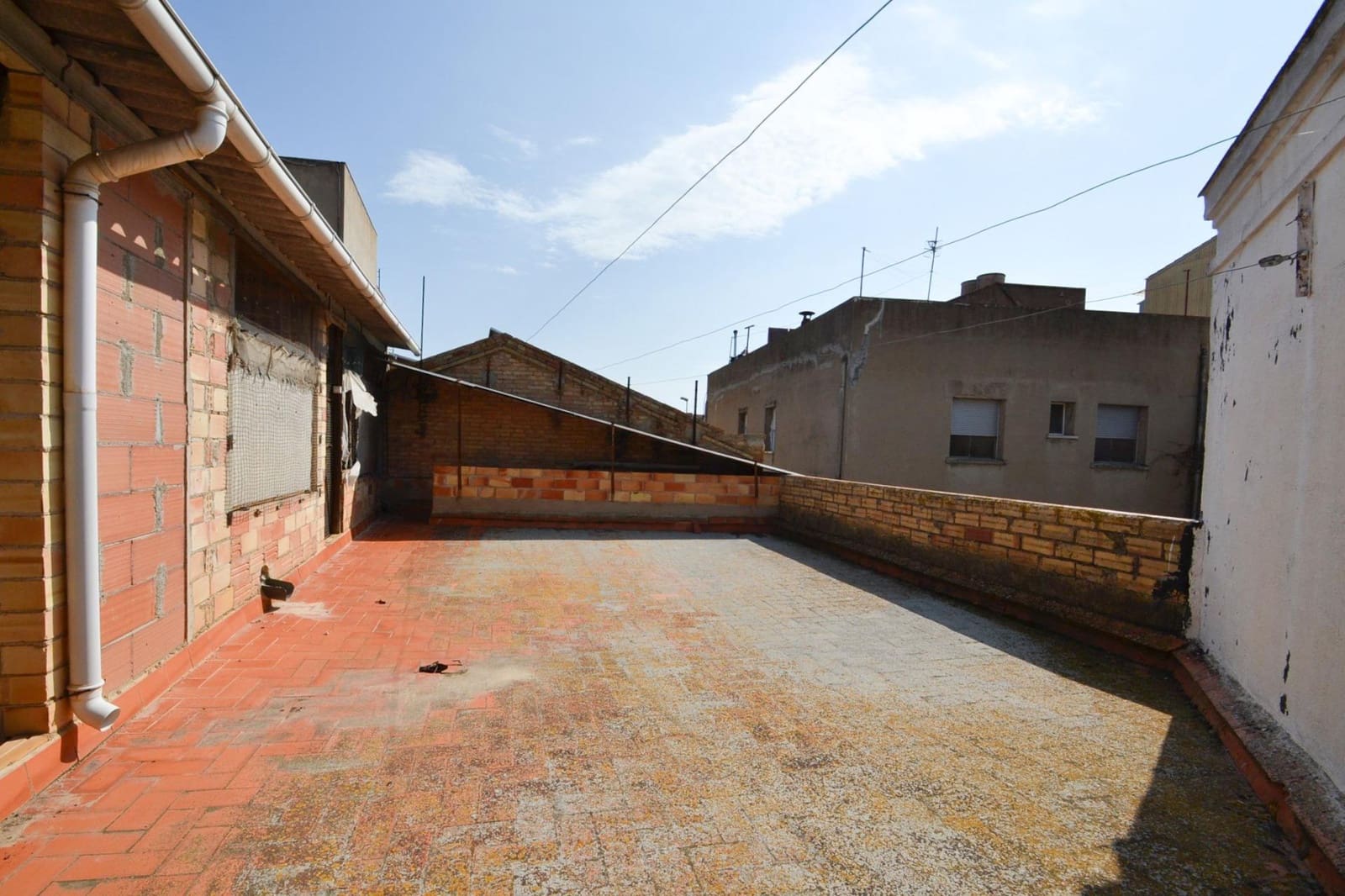 4 bedroom Townhouse for sale in Deltebre with garage - € 160,000 (Ref: 8601609)