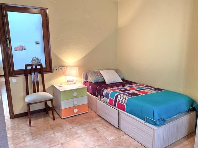 4 slaapkamer Villa te koop in Freginals - € 120.000 (Ref: 8816184)