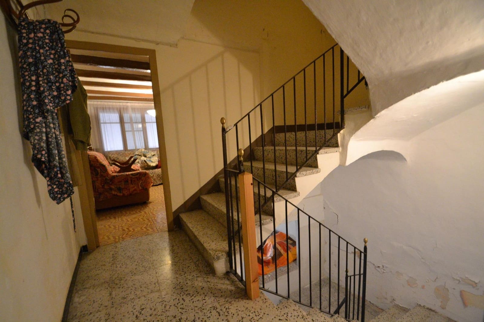 6 soveværelse Rækkehus til salg i Ulldecona med garage - € 60.000 (Ref: 8841246)