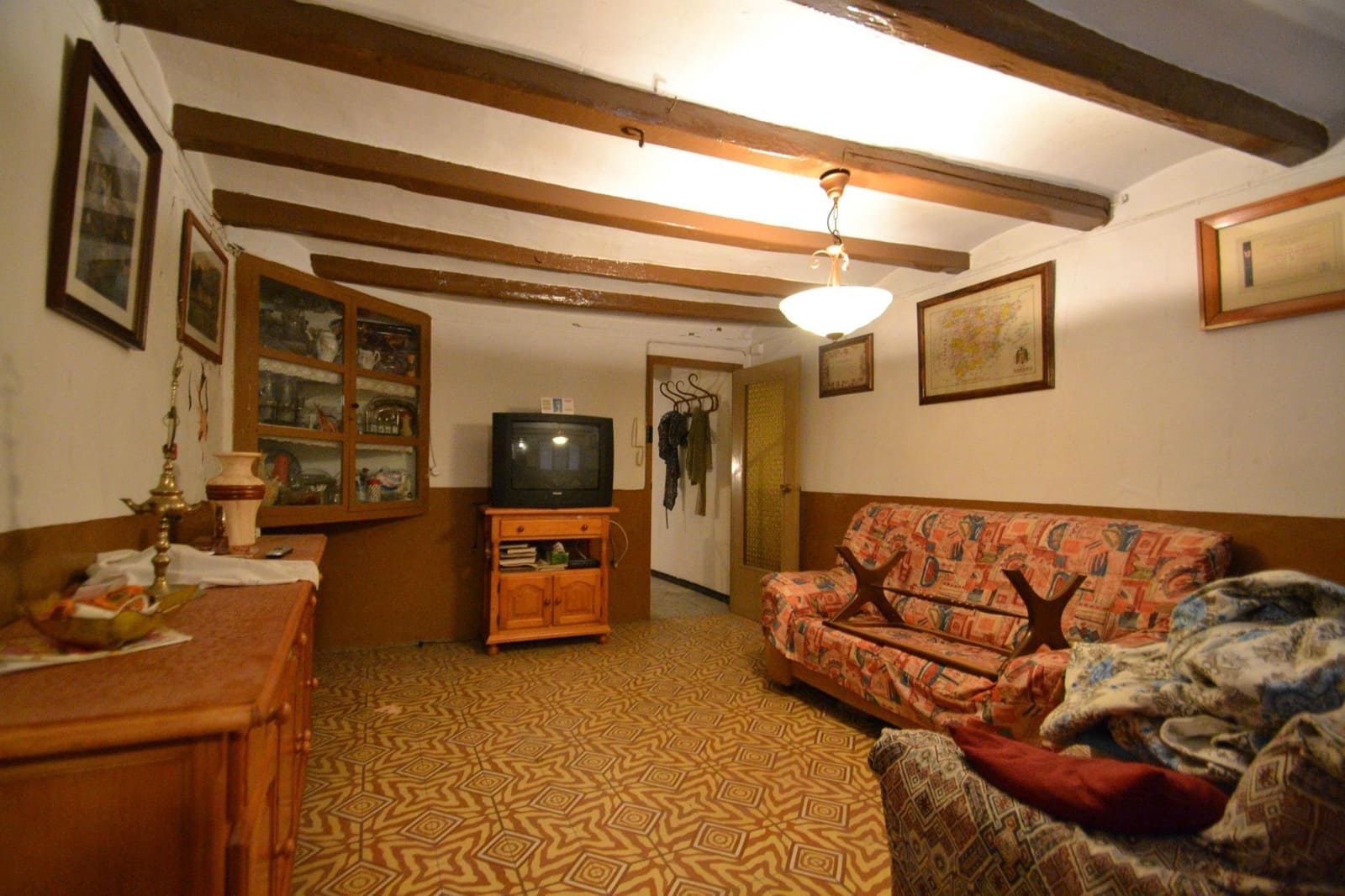 6 soveværelse Rækkehus til salg i Ulldecona med garage - € 60.000 (Ref: 8841246)