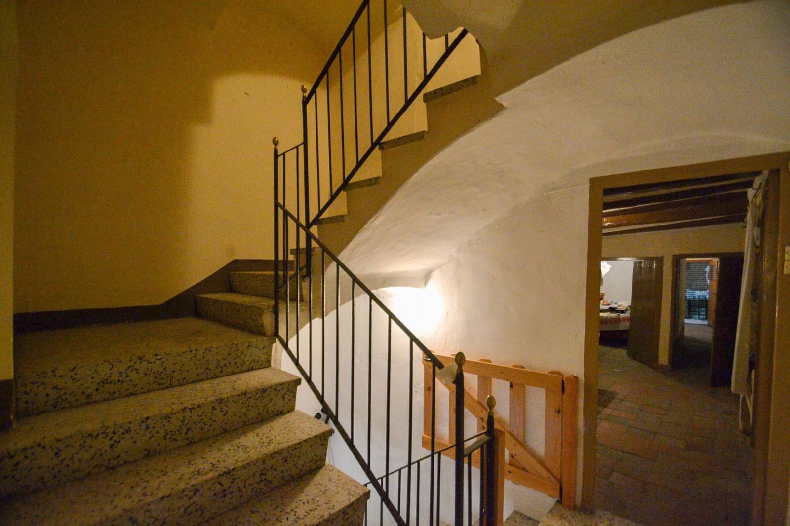 6 soveværelse Rækkehus til salg i Ulldecona med garage - € 60.000 (Ref: 8841246)