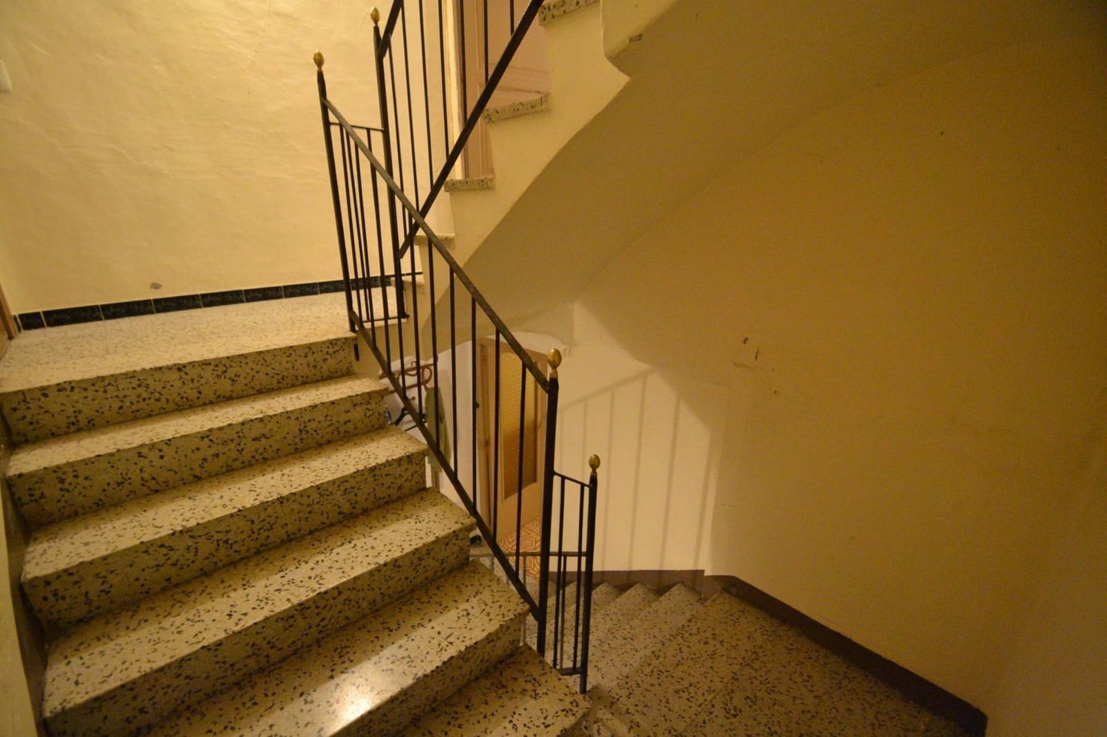 6 soveværelse Rækkehus til salg i Ulldecona med garage - € 60.000 (Ref: 8841246)