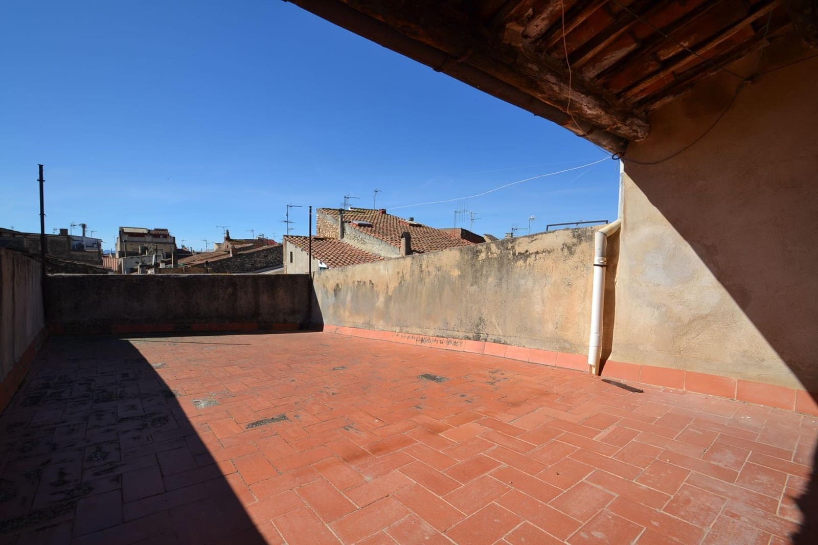 6 soveværelse Rækkehus til salg i Ulldecona med garage - € 60.000 (Ref: 8841246)