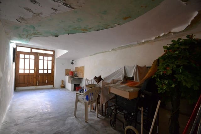 Adosado de 6 habitaciones en Ulldecona en venta con garaje - 60.000 € (Ref: 8841246)