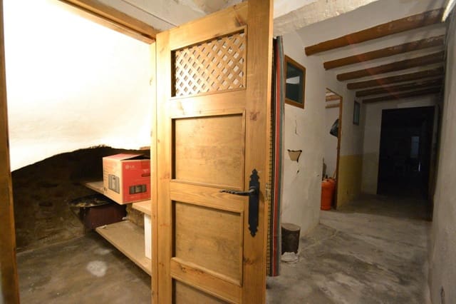 Adosado de 6 habitaciones en Ulldecona en venta con garaje - 60.000 € (Ref: 8841246)