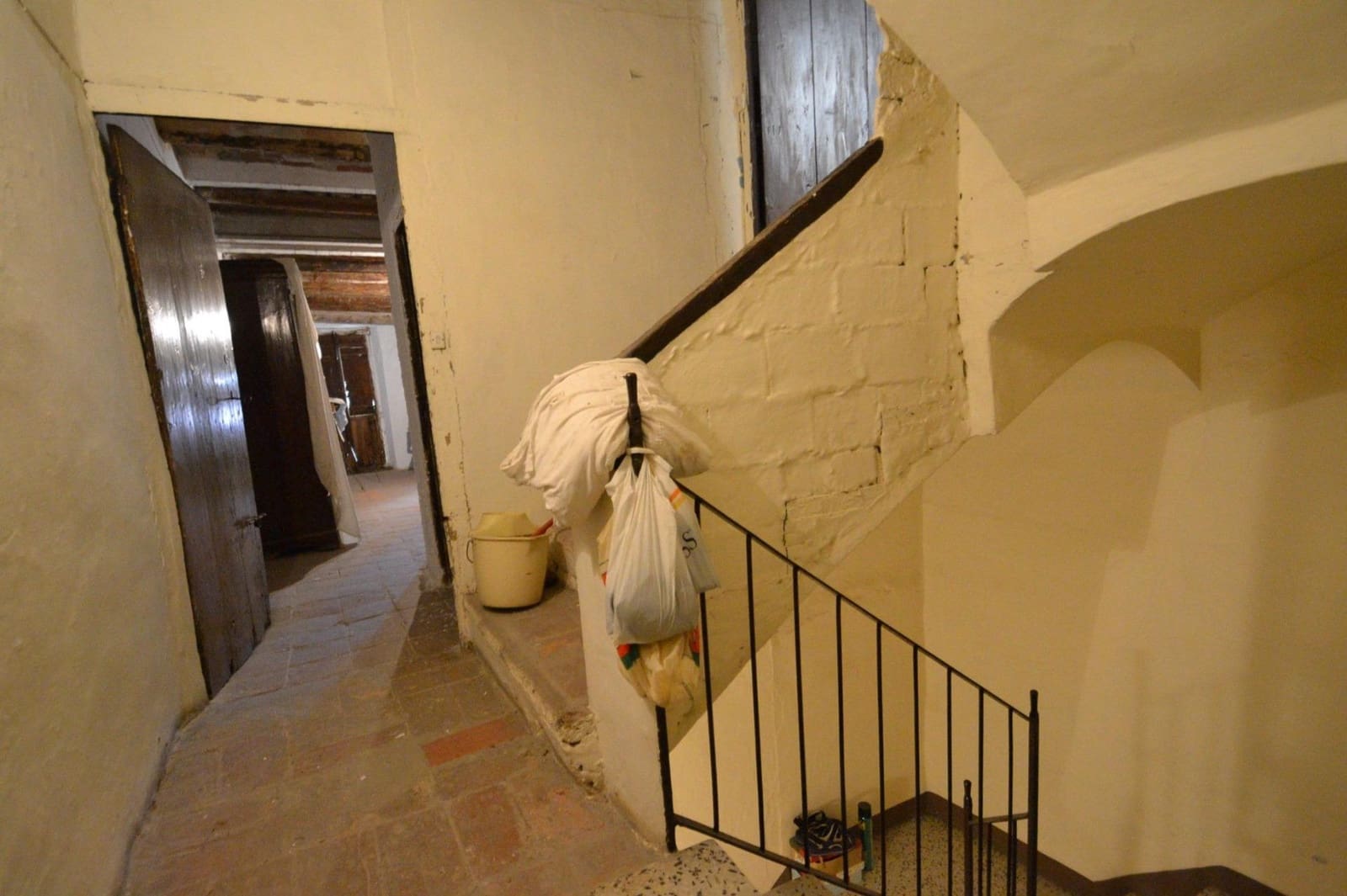 6 soveværelse Rækkehus til salg i Ulldecona med garage - € 60.000 (Ref: 8841246)