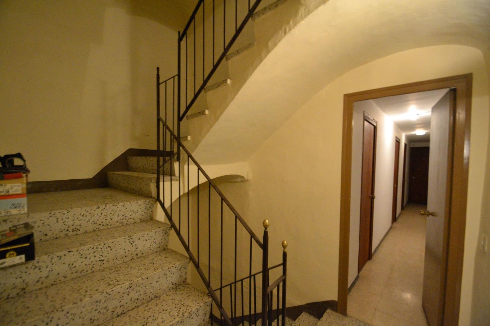 6 soveværelse Rækkehus til salg i Ulldecona med garage - € 60.000 (Ref: 8841246)